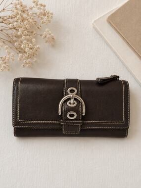 Coach VTG Y2K Soho Dark Brown Leather Buckle Wallet Checkbook Silver Hardware